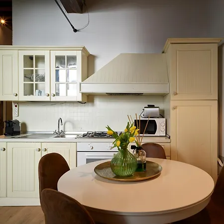 On The Duomo - Super Chic