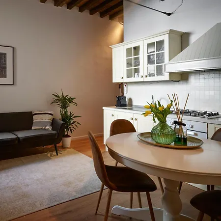 On The Duomo - Super Chic Apartment *