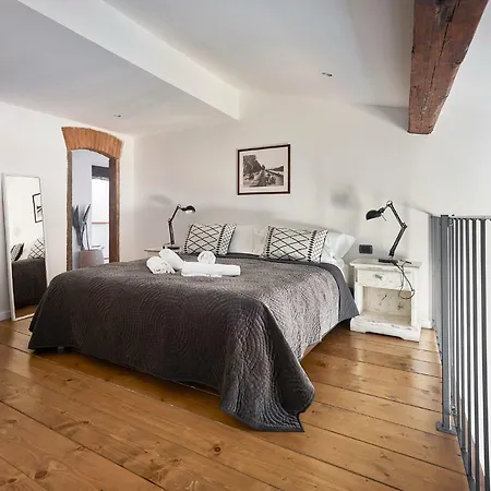 Apartment On The Duomo - Super Chic